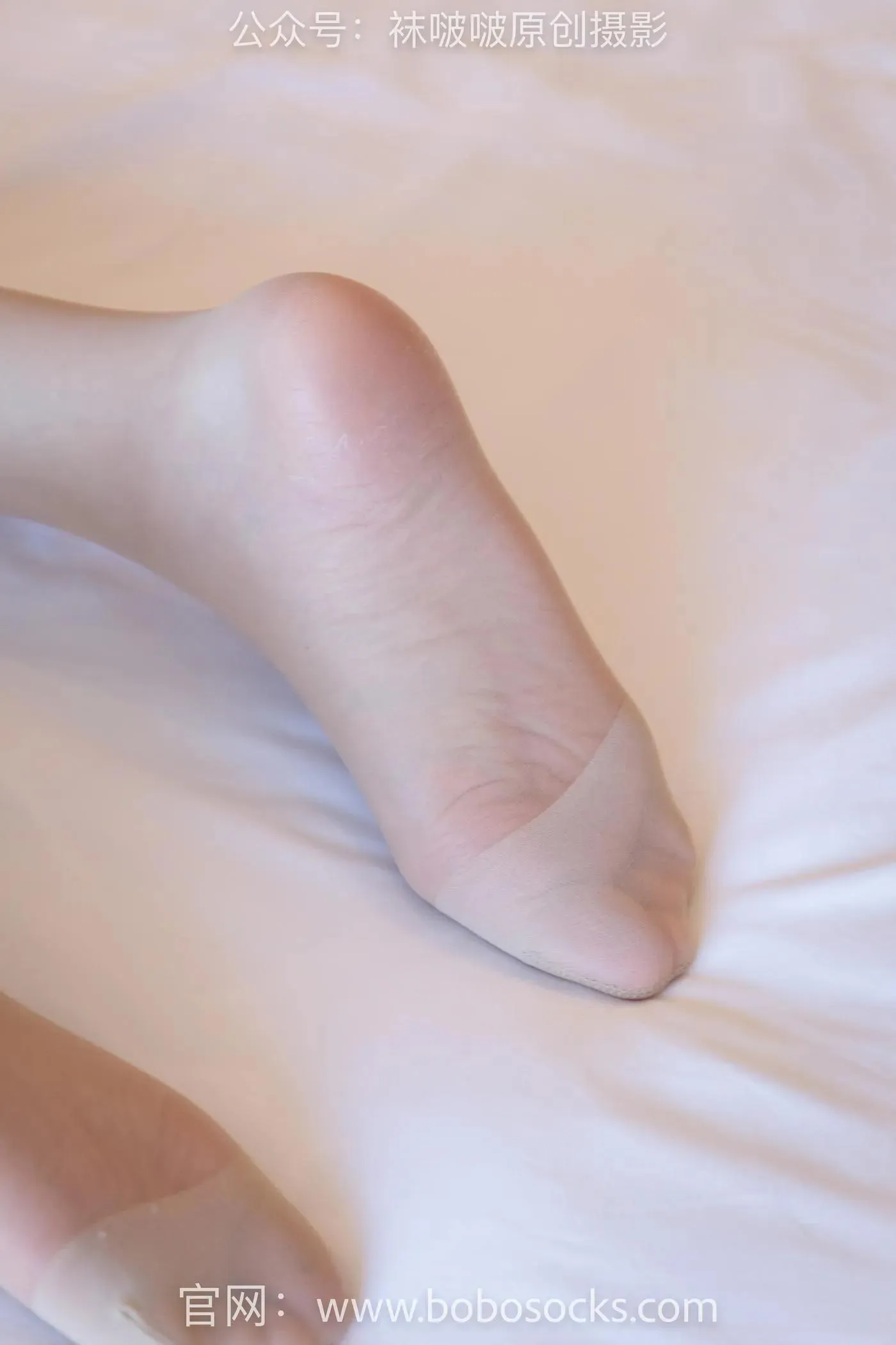 [BoBoSocks袜啵啵]NO.145 小甜豆-华伦天奴高跟鞋、肉丝 [136P]插图